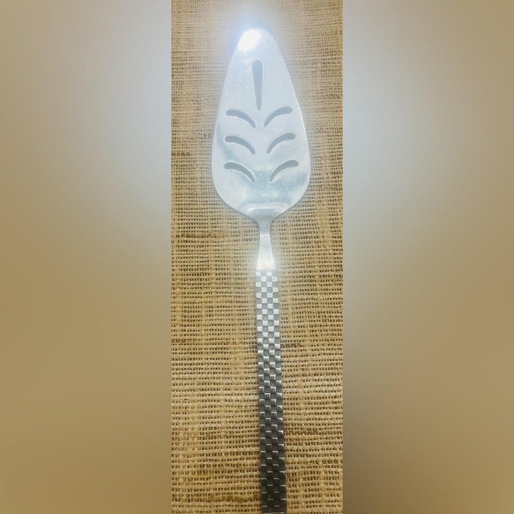 Supreme Cutlery Cake Slicer